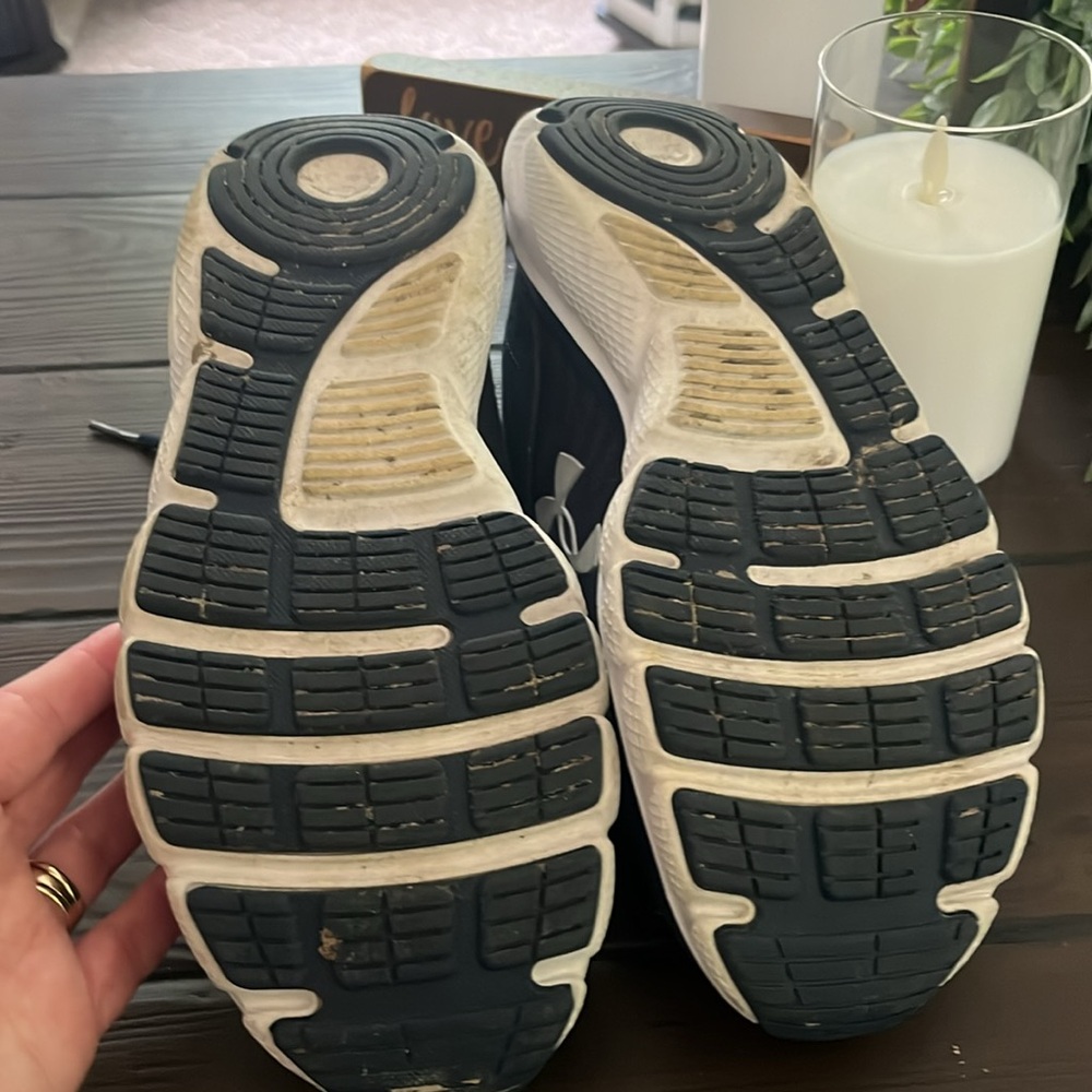 Under Armour sneakers in navy and white - Picture 6 of 11